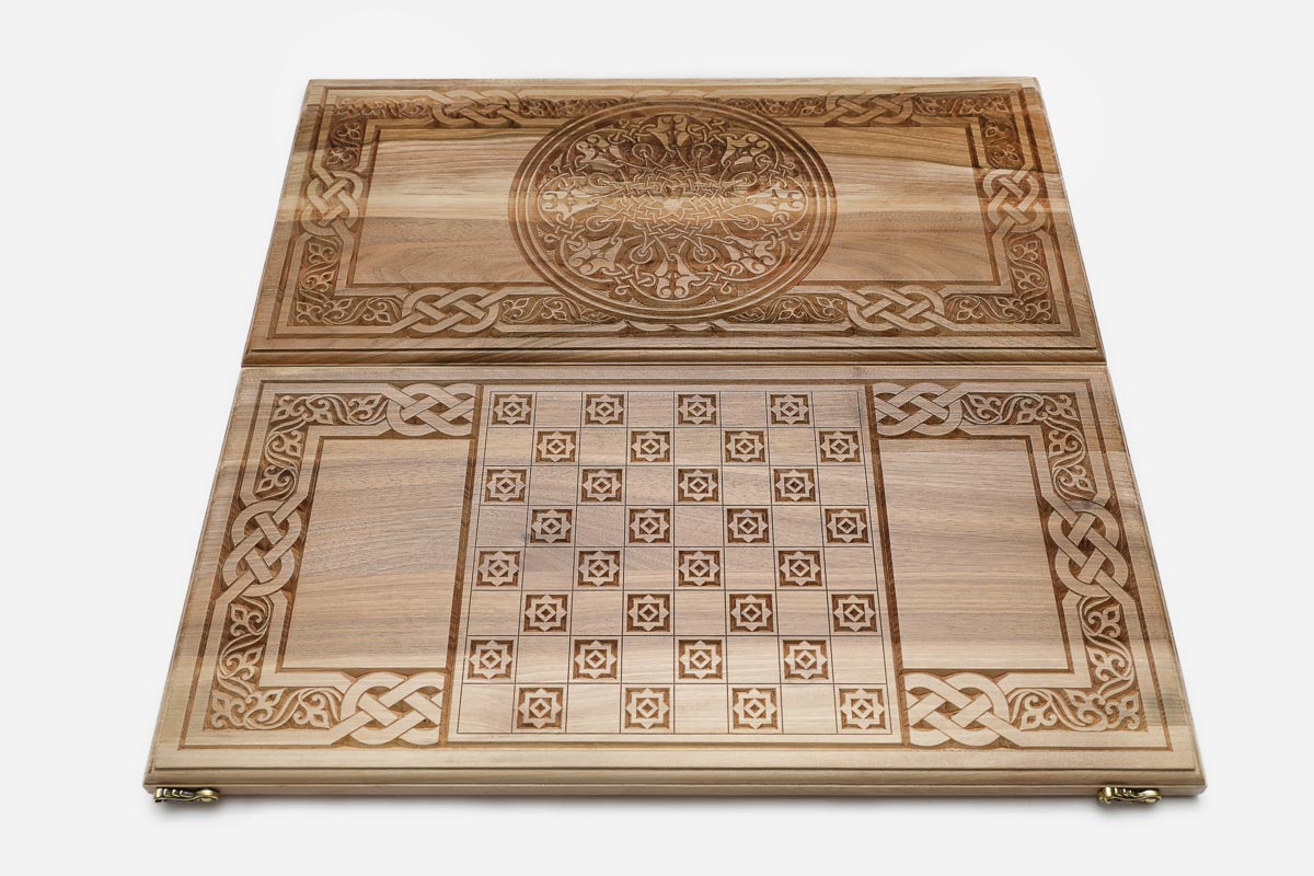 Grapevine backgammon set folded, carved clusters showing