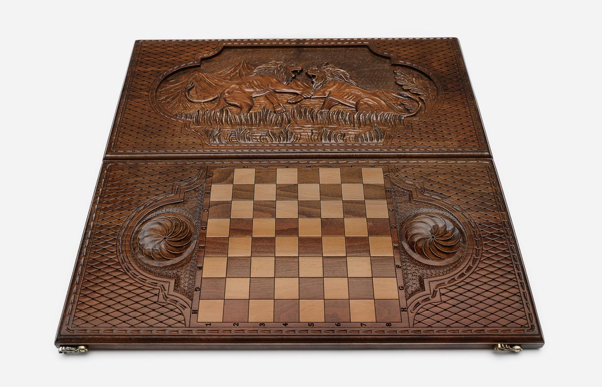 Fighting lions backgammon set folded, locked combat showing