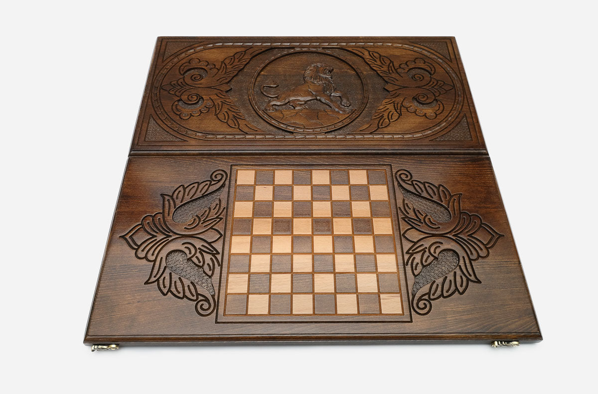 Prowling lion backgammon set folded, raised paw showing
