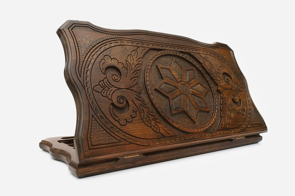 Backgammon Set with Octagon Ornament - hand-carved wooden backgammon board