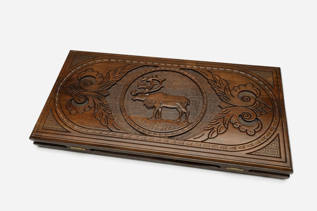 Deer backgammon set with 32 beech and walnut checkers, dice and carrying bag