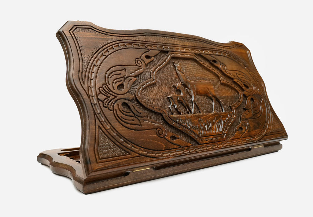 Backgammon Set with Deers - hand-carved wooden backgammon board