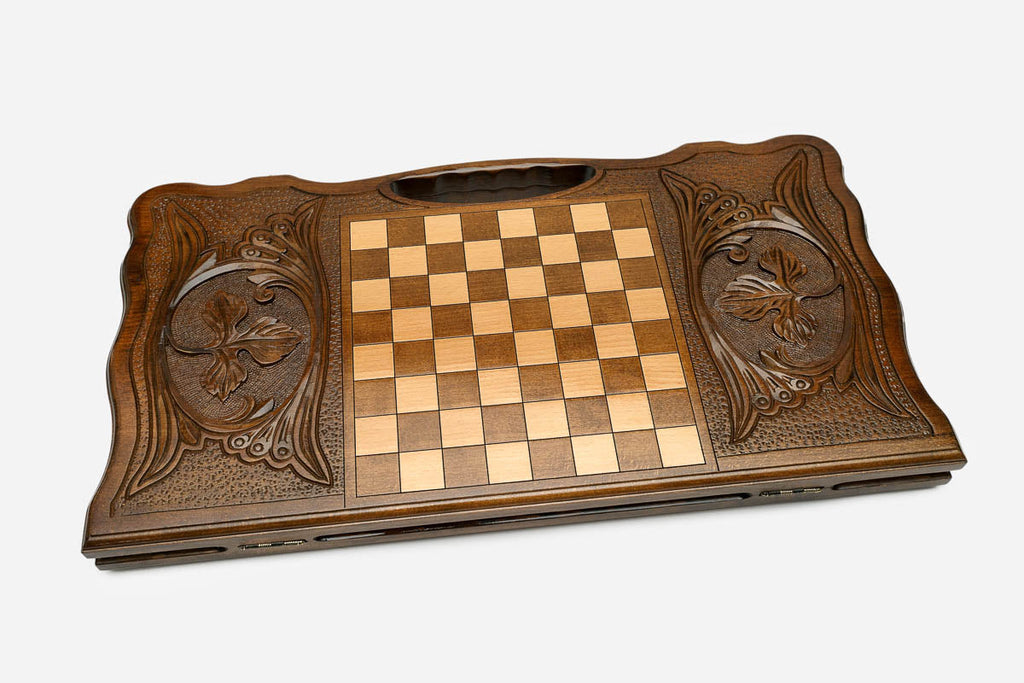 Detail of the carved grapevines