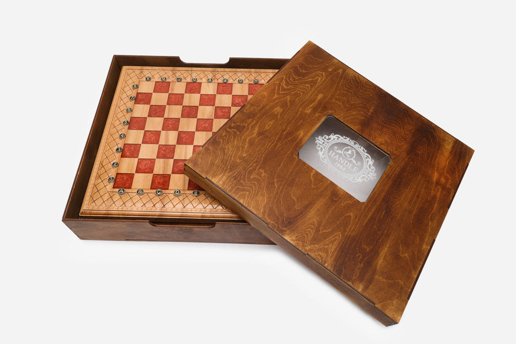 Side view of the folding board with its brass corners