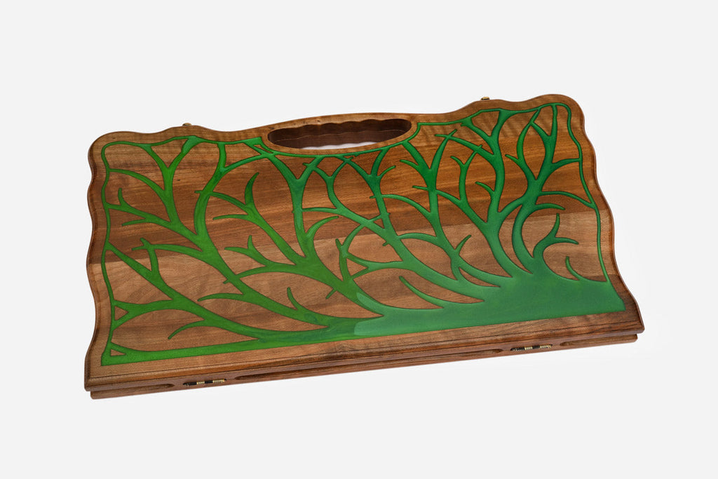 The full 60 cm walnut playing field with its points