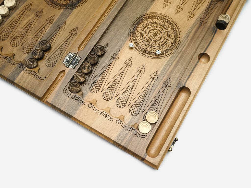 The folded board showing the complete Armenian alphabet across the lid