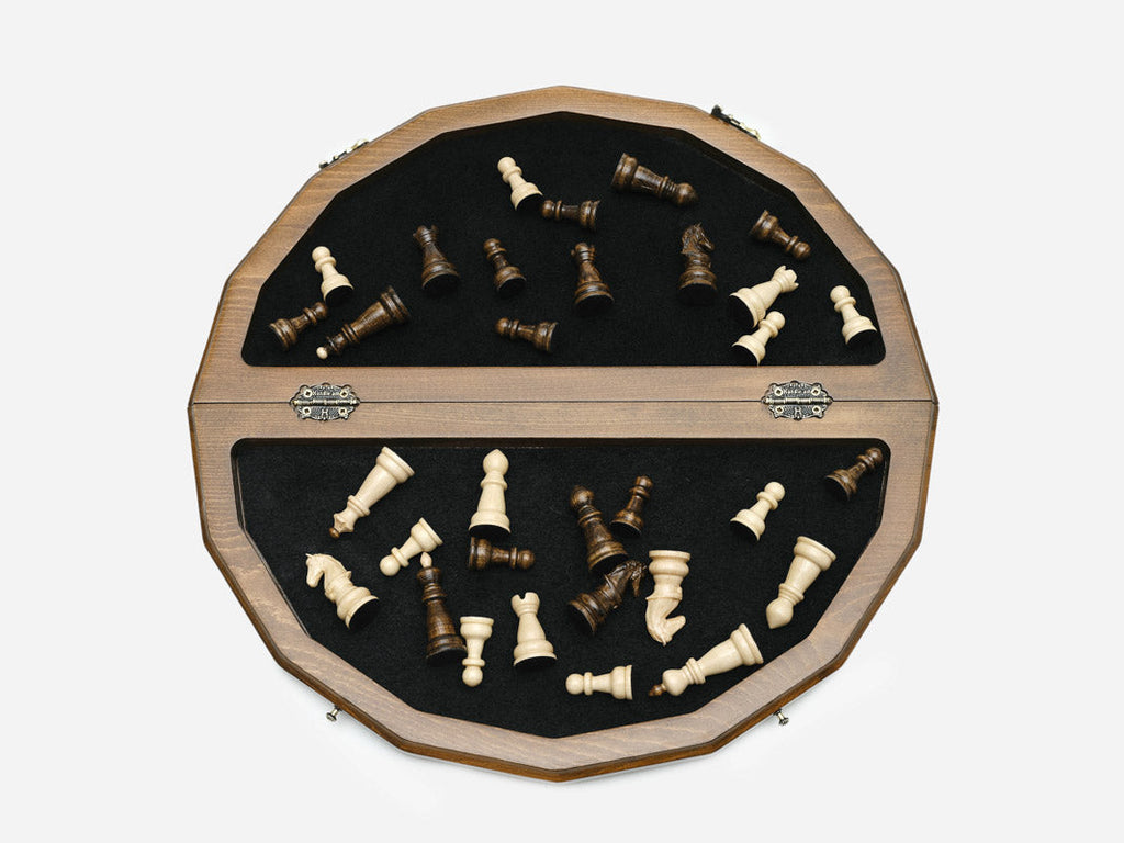 Luxury geometric chess set, detail view