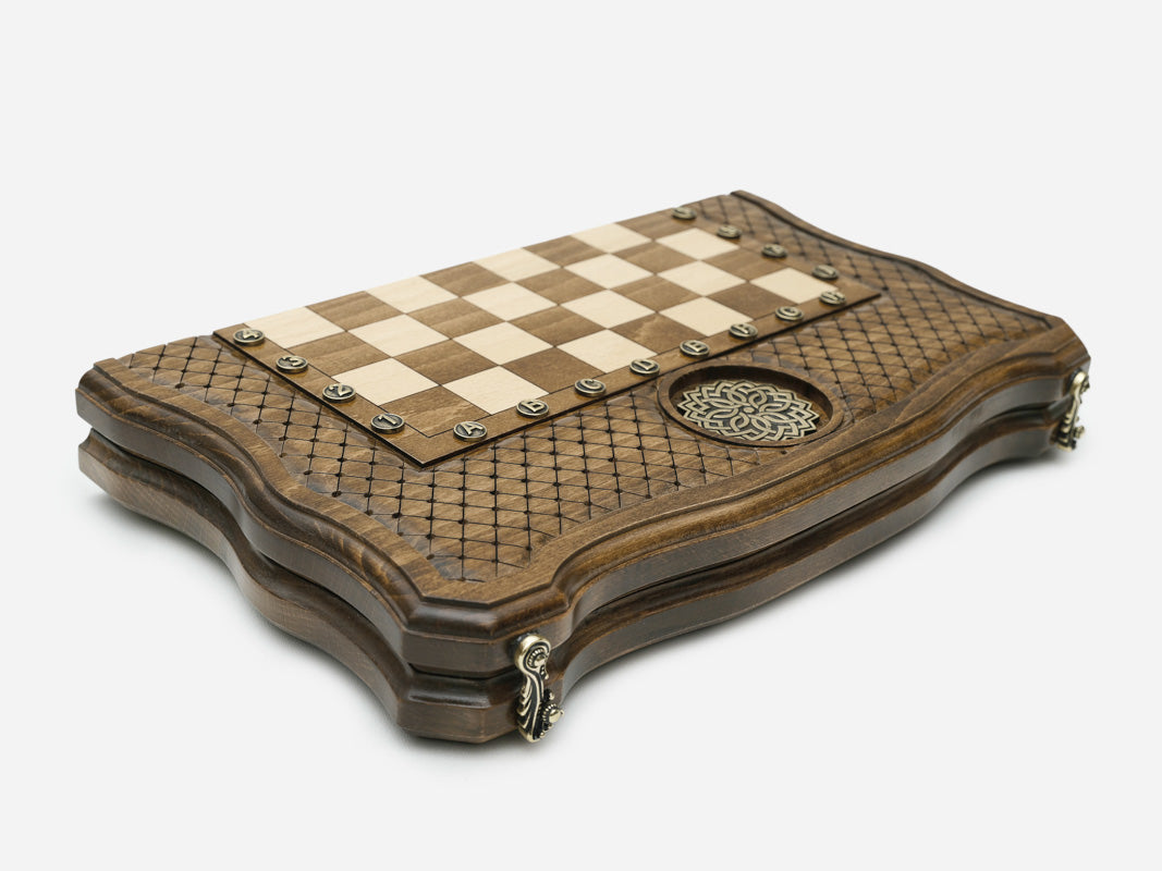 Wooden chess set with 32 turned pieces
