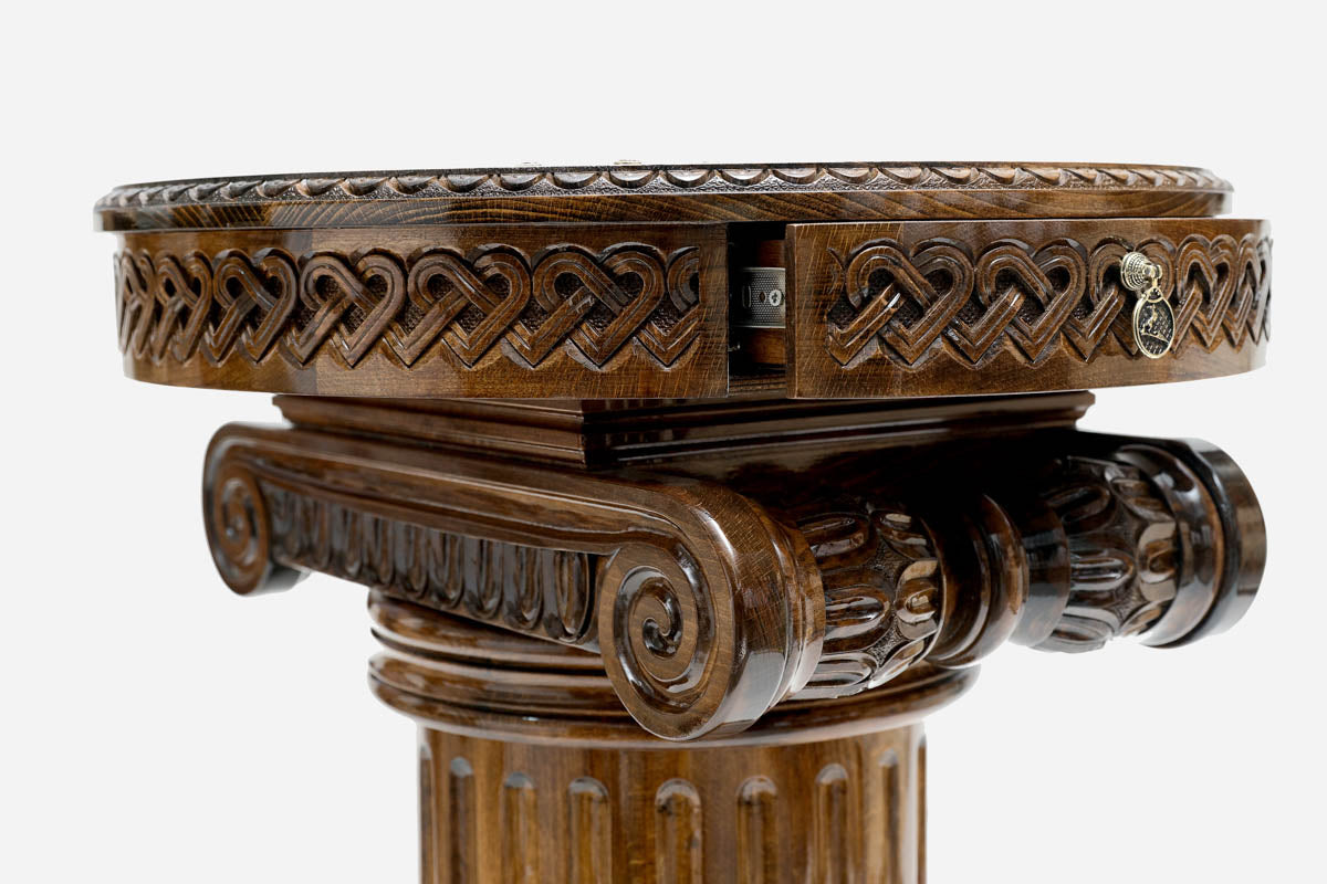 Side view of the Crusader chess table on its fluted pedestal base