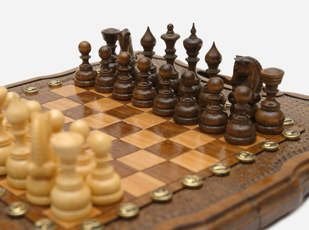 Two-game classic set with turned pieces