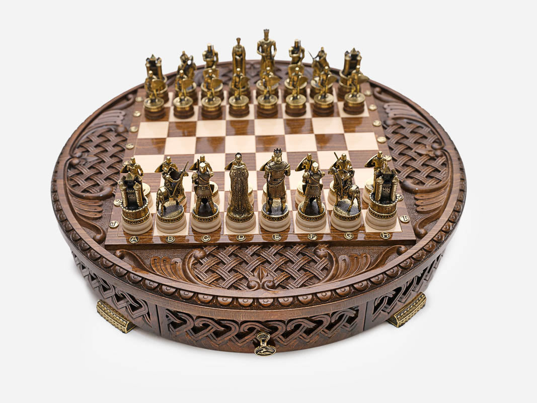 Handle Chess Royal Circle round board set up for a new game, straight front view