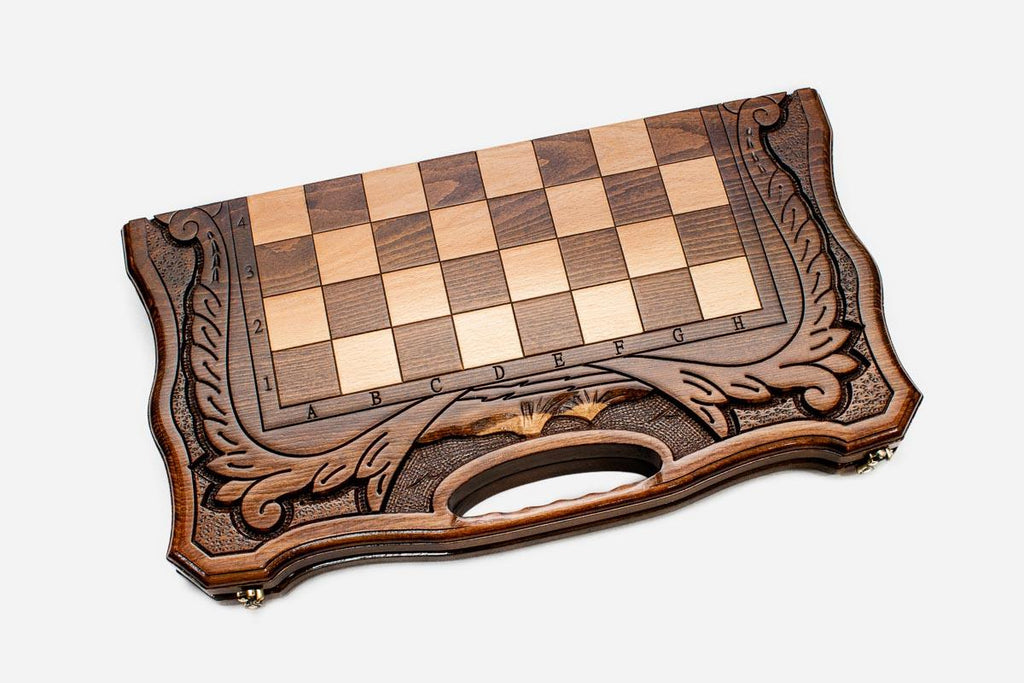 Angled view of the 50 cm Mount Ararat chess set with its wooden pieces