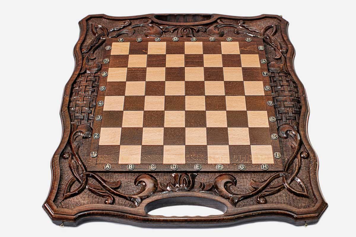 Luxury ornament chess and backgammon set folded with bronze hinges and clasps