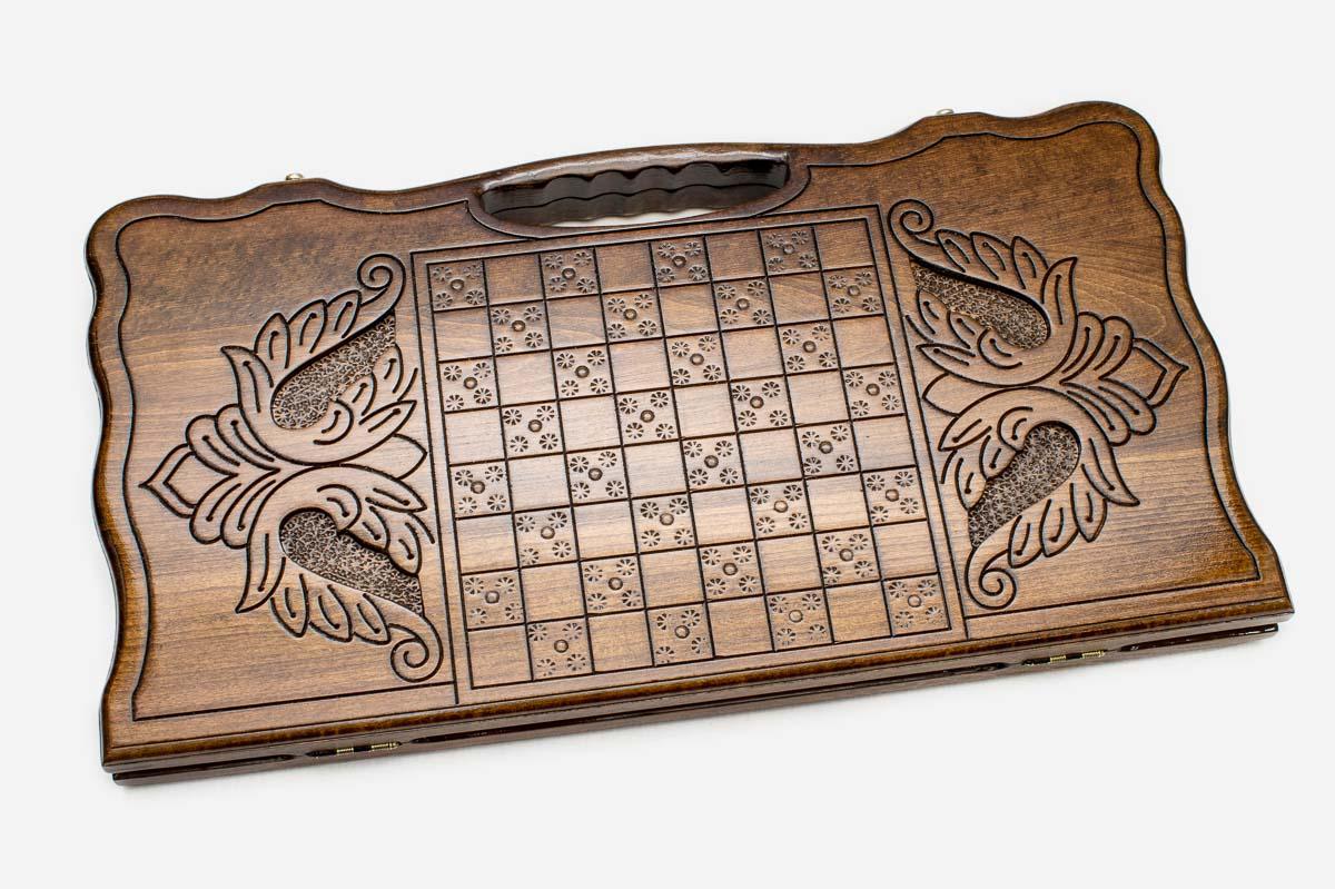 Angled view of the eagle in octagon carved backgammon board