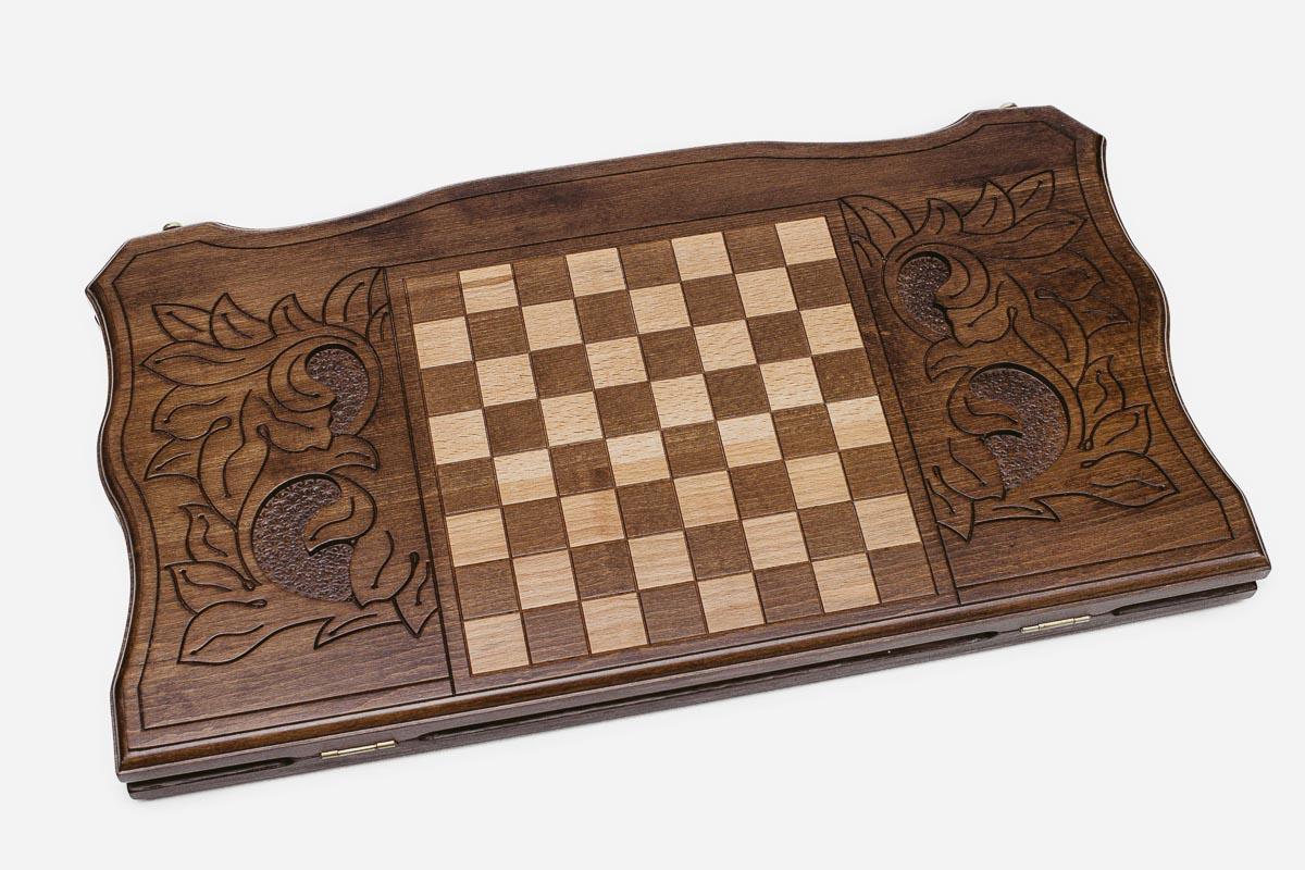 White lion backgammon set folded, carved face showing
