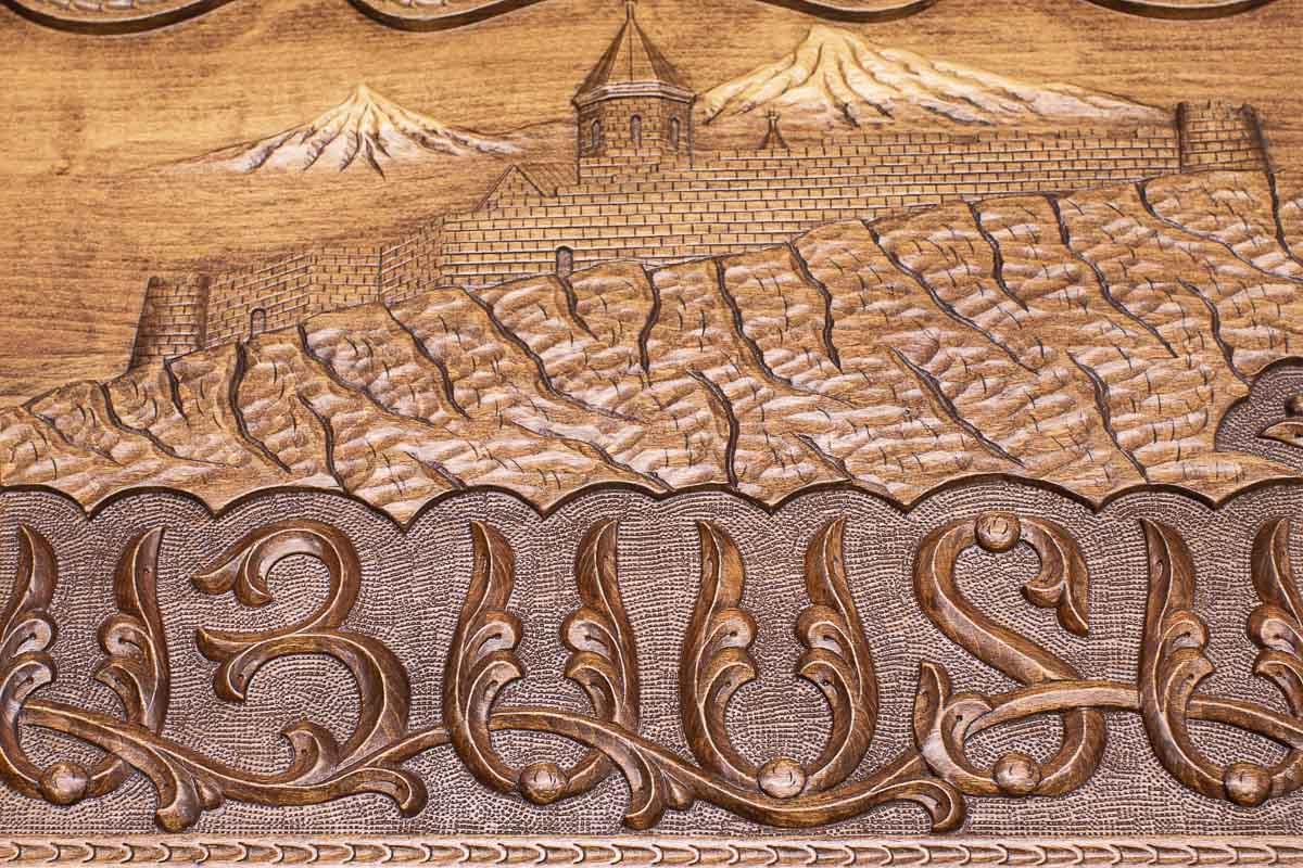 Close-up of the wood grain and finish on the heirloom board
