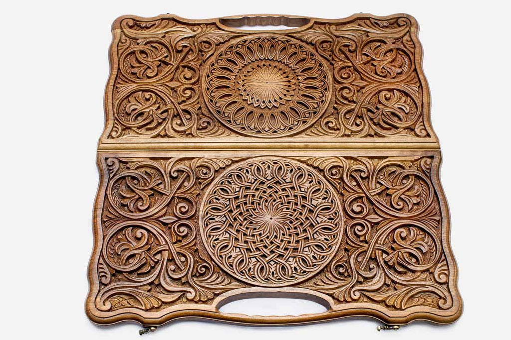 Detail of the interlaced scrollwork