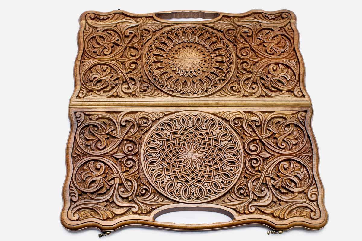 Detail of the interlaced scrollwork