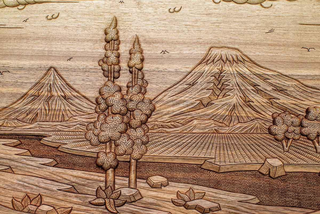 Detail of the oval frame
