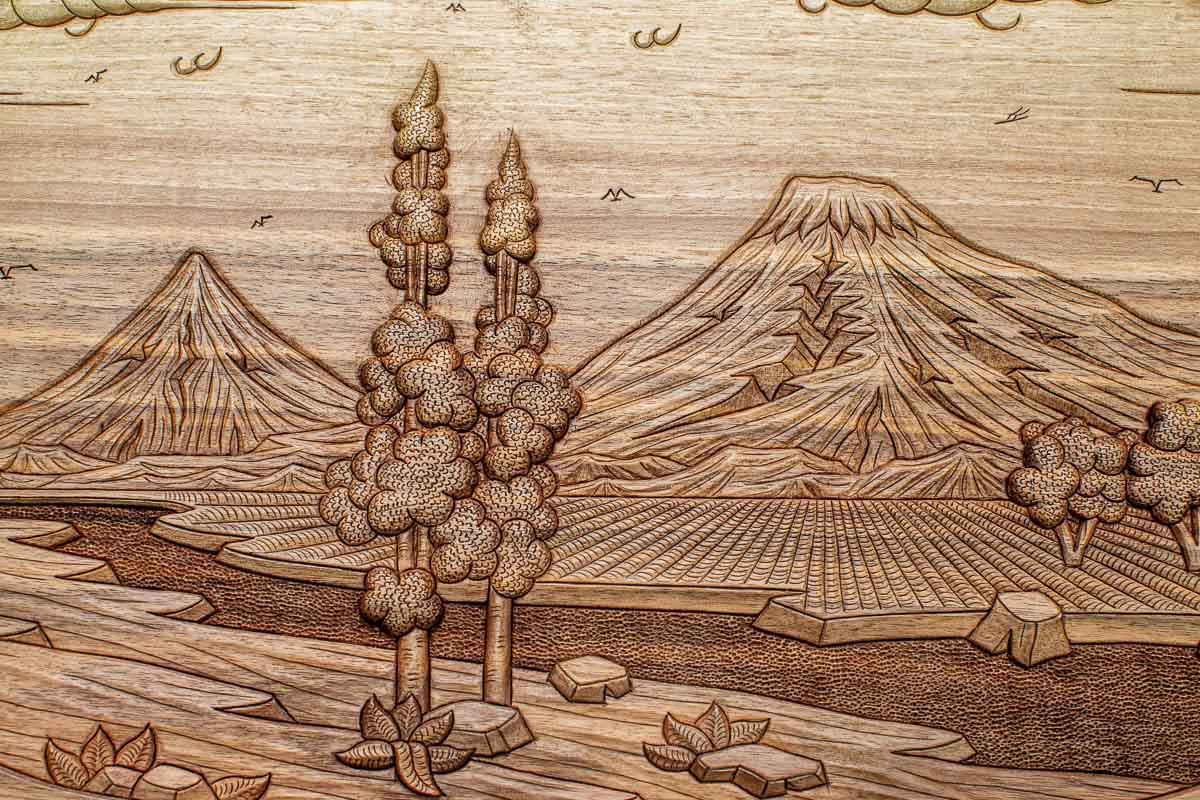 Detail of the oval frame