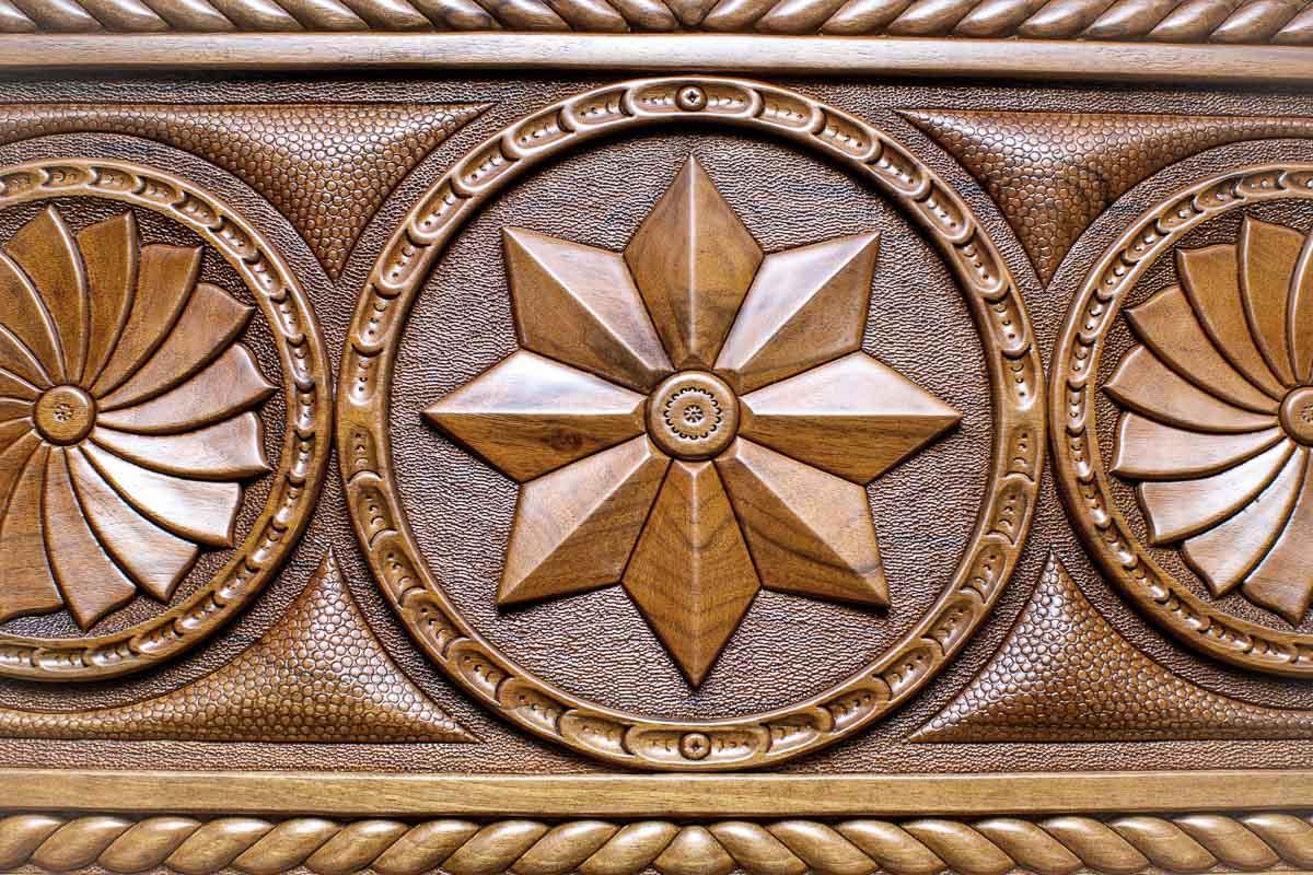 Close-up of the carved octagonal star