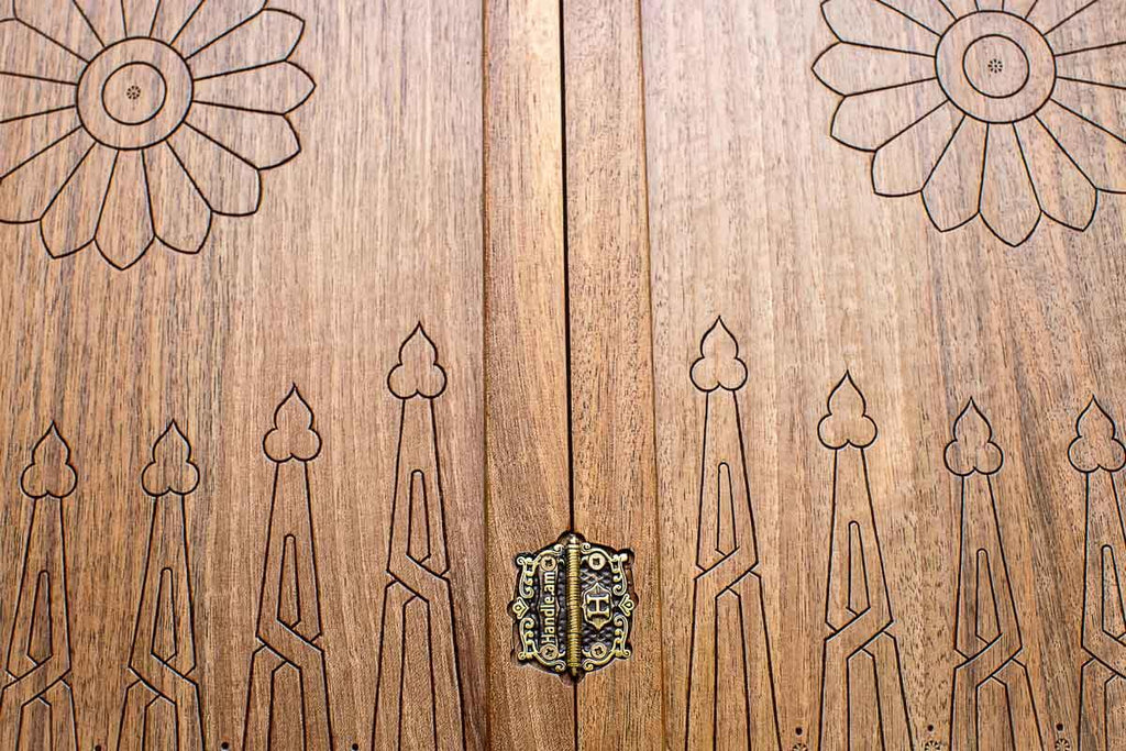 Detail of the carved border