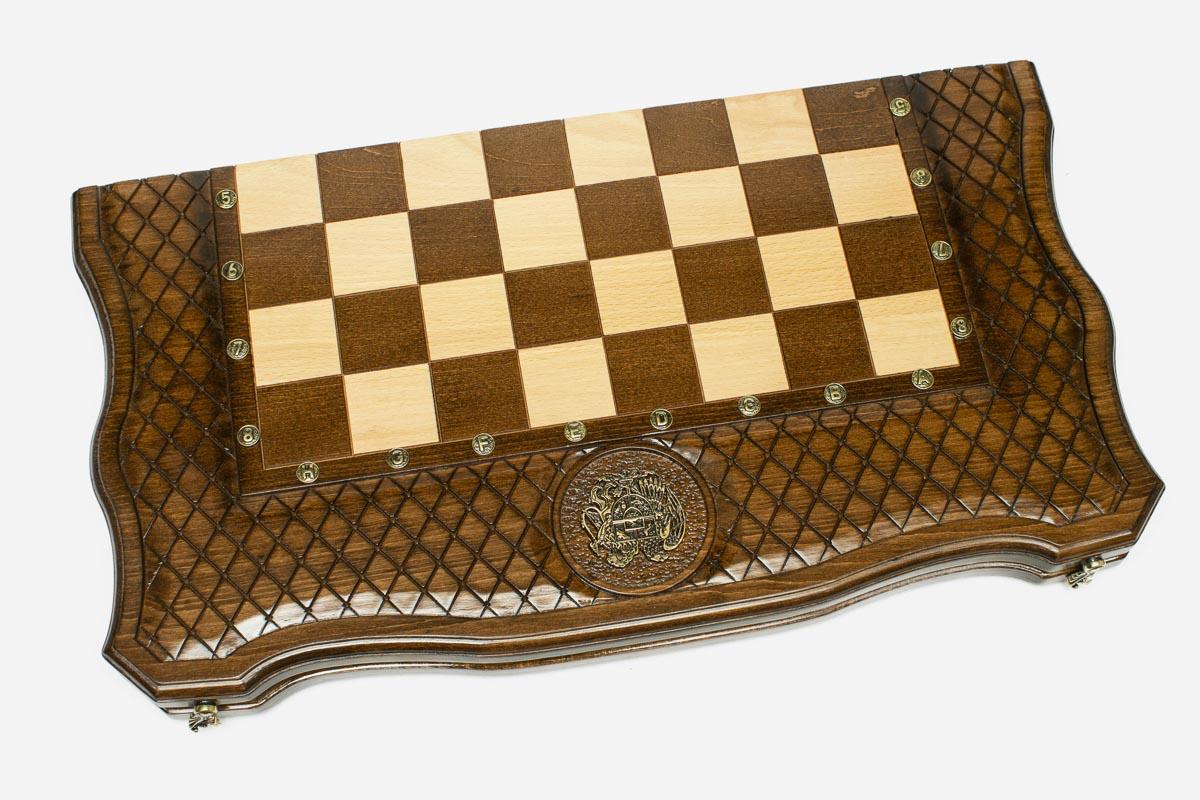 Coat of arms chess set folded with bronze hinges and clasps