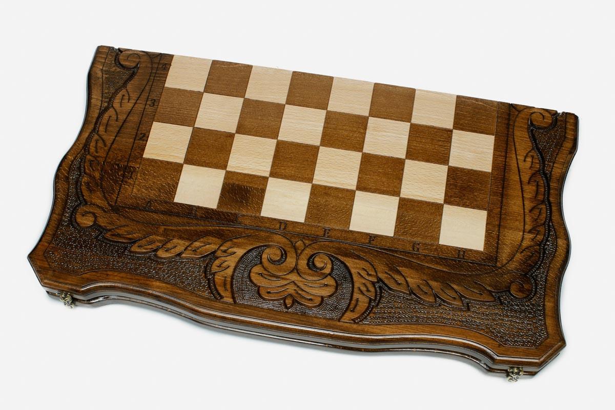 Luxury ornament chess set with 32 wooden pieces and carrying bag