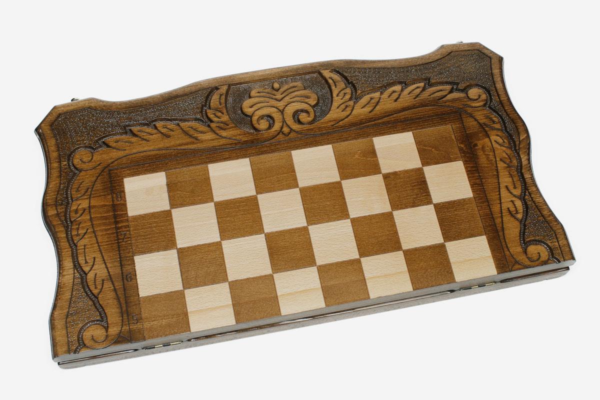 Grand ornament chess set folded with bronze hinges and clasps
