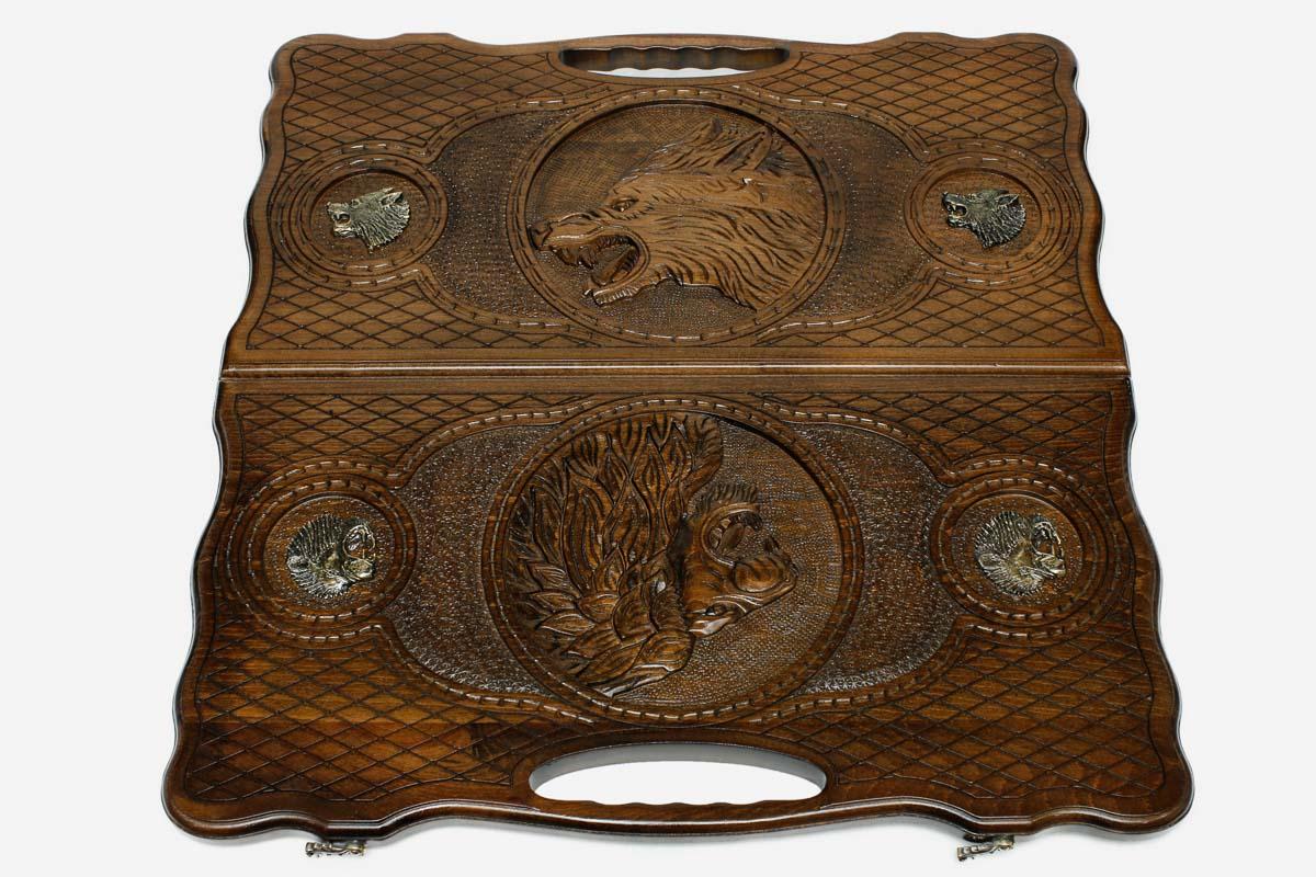 Close-up of the carved wolf