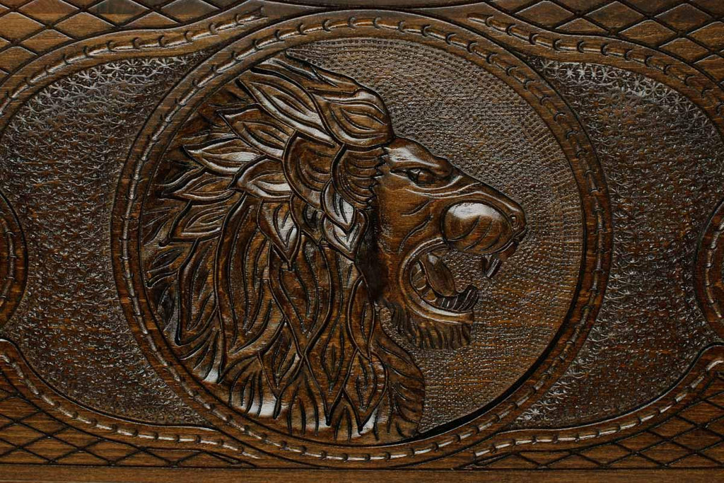 Detail of the bronze accents