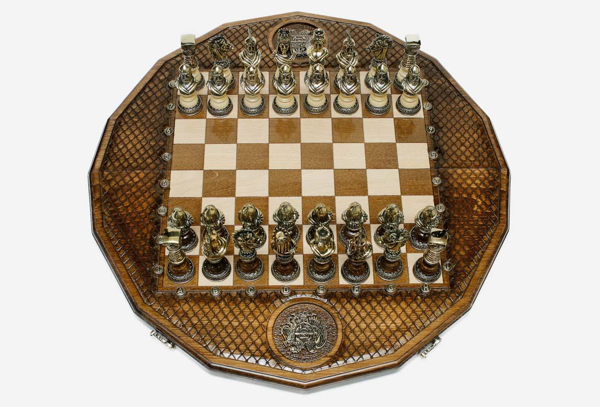 Detail of the Armenian coat of arms inlaid in metal within the lattice border