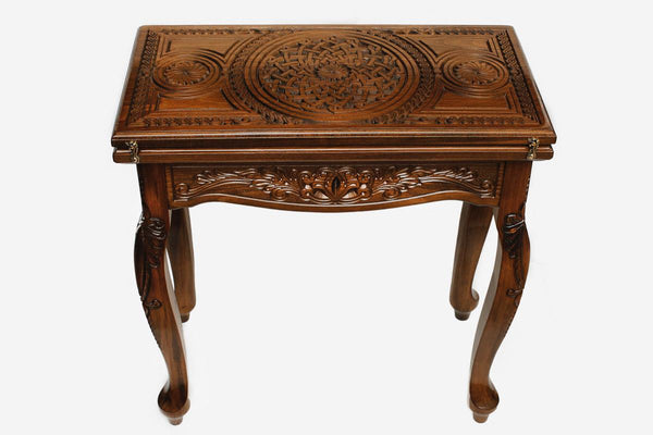 Interlace ornament backgammon table closed, front view showing the carved lid