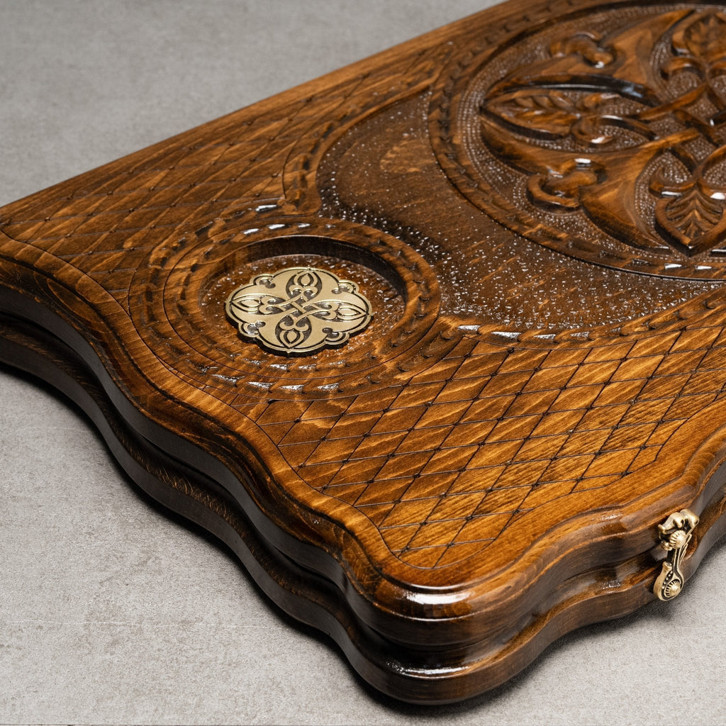 Luxury Backgammon Set – Ornate Design with Bronze Details