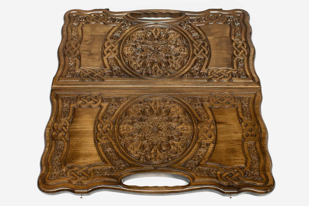 Detail of the interlaced carving panel
