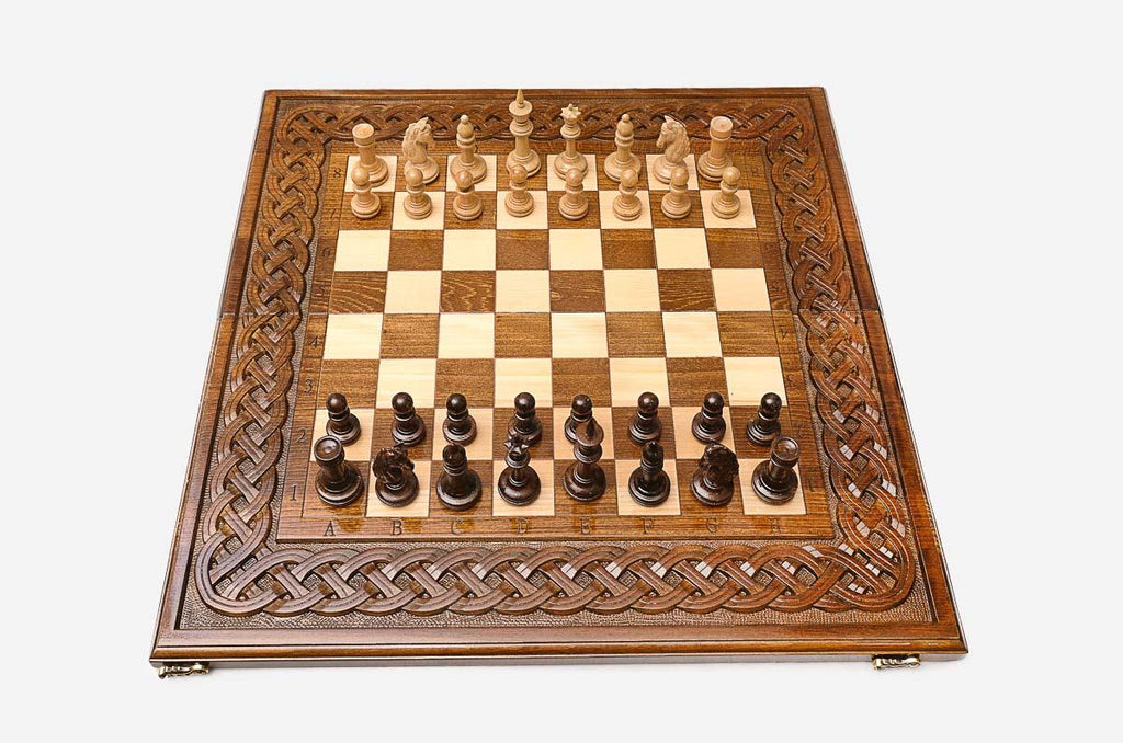 Luxury chess set with hand-carved rope border