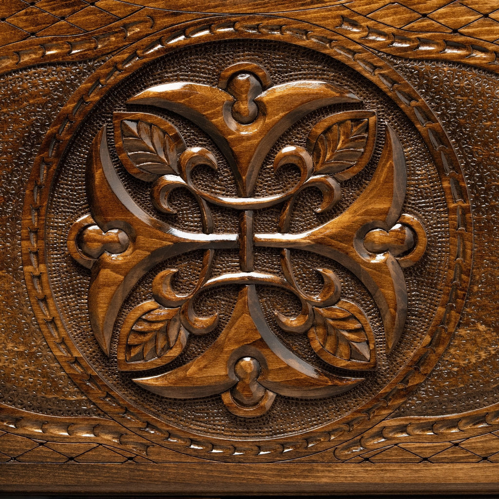 Luxury Backgammon Set – Ornate Design with Bronze Details