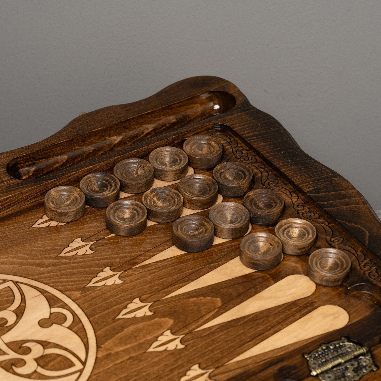 Luxury Backgammon Set – Ornate Design with Bronze Details