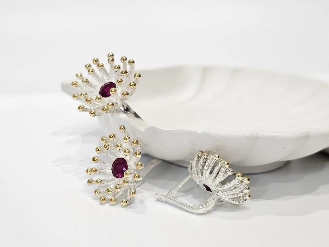 Gold-plated Dandelion ring and earrings set with red rhodolite gemstone