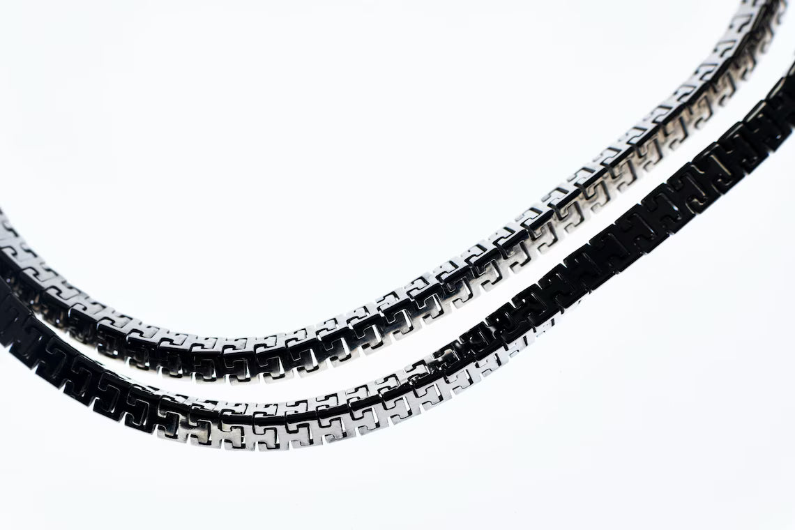 Triangle Link Silver Necklace