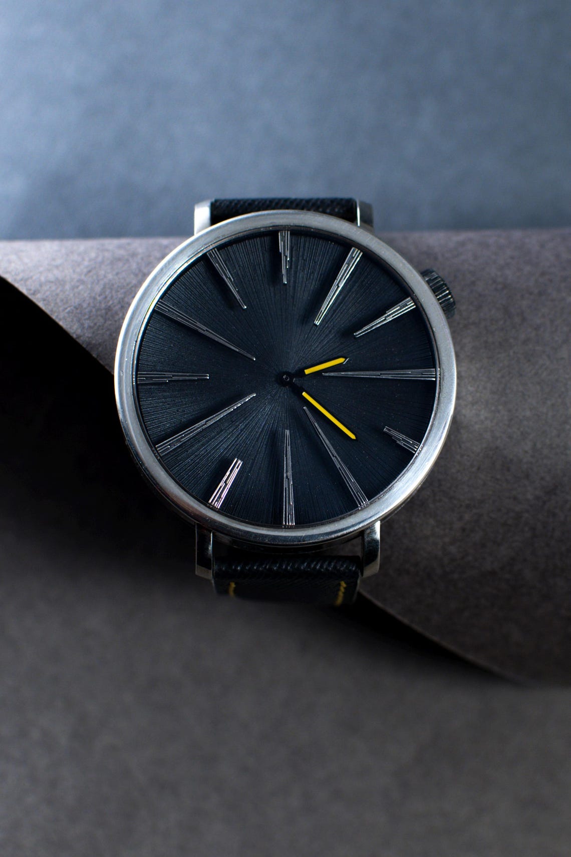 Minimalist Black Dial Men’s Watch with Leather Strap – Silver or Titanium Case