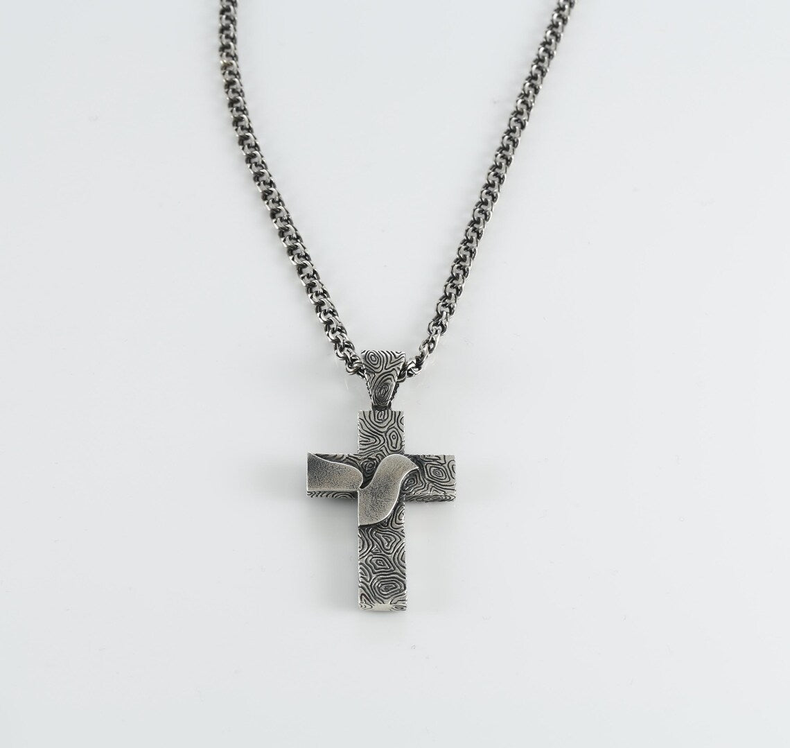 Latin prayer cross pendant
