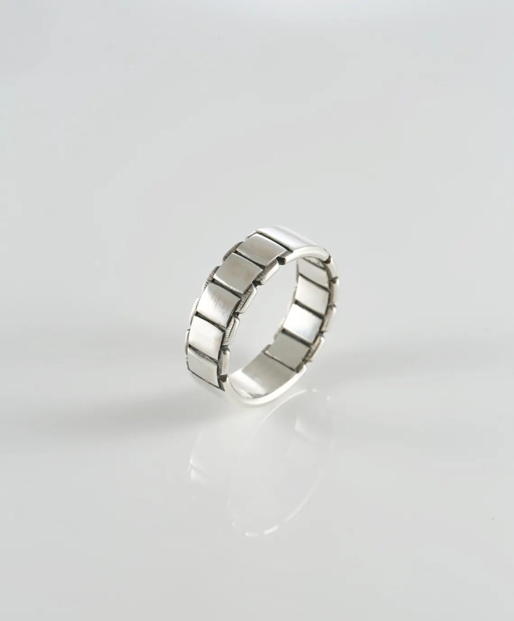 Chunky chain inspired silver band