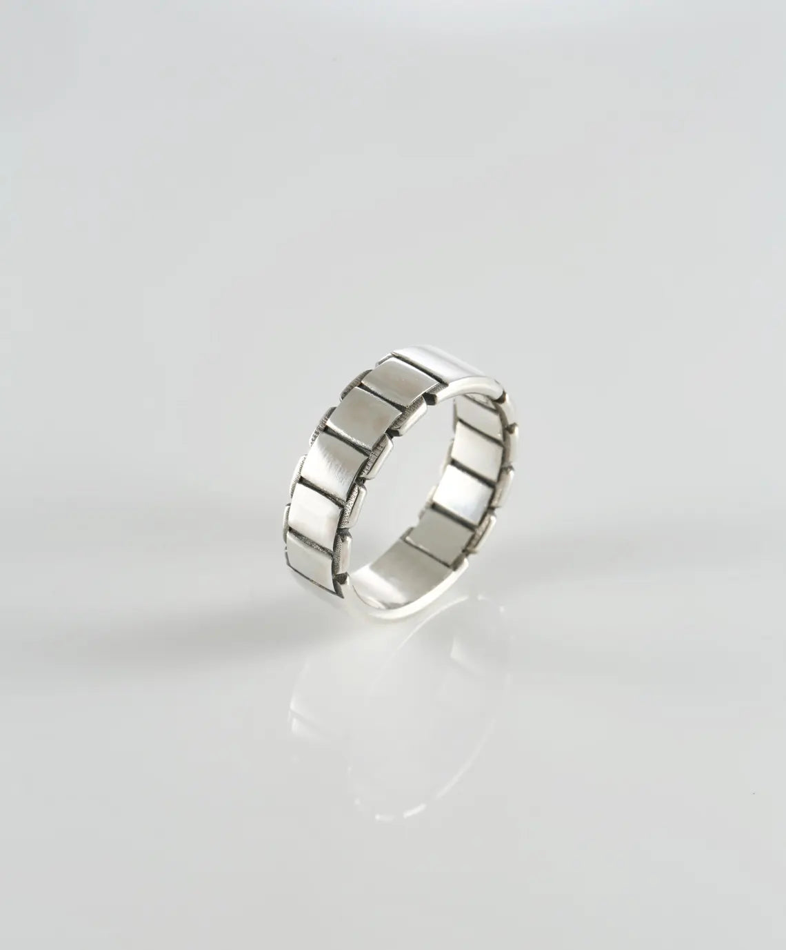 Chunky chain inspired silver band