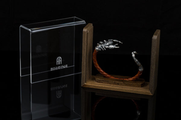 Gothic bracelet with silver claws