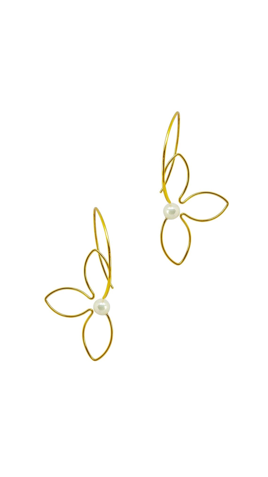 Dainty sterling silver flower earrings with customizable pearl color