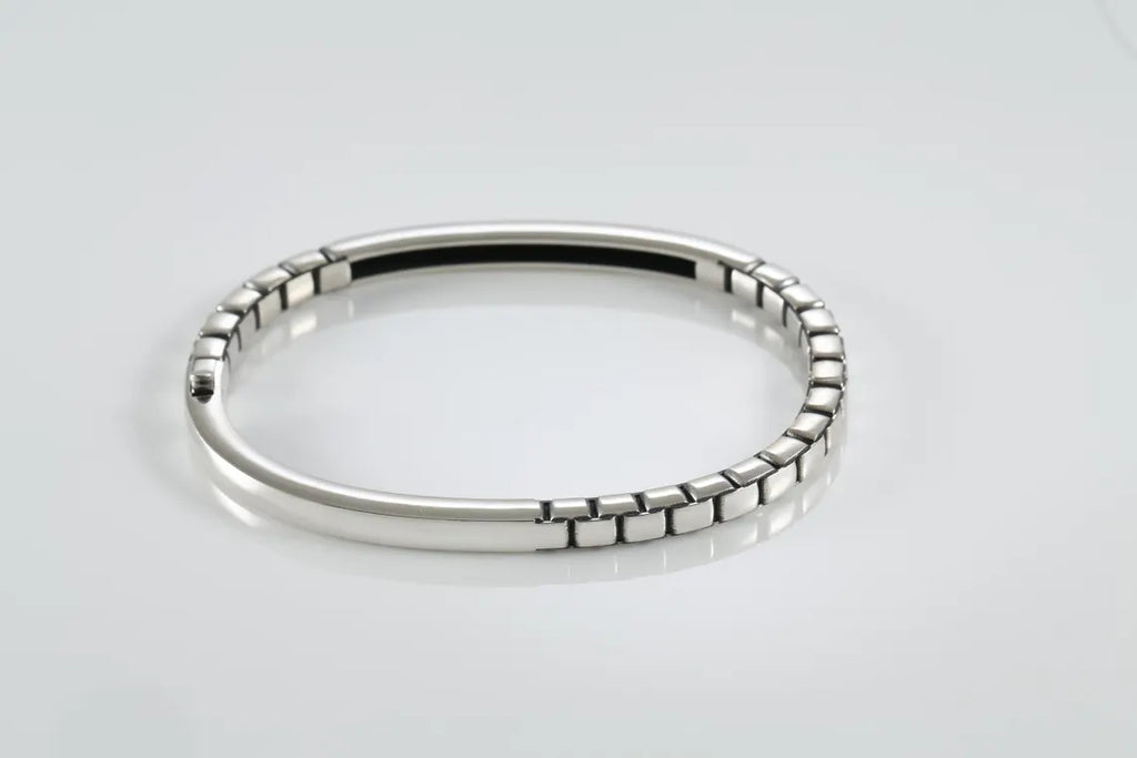 Minimalist silver cuff bracelet