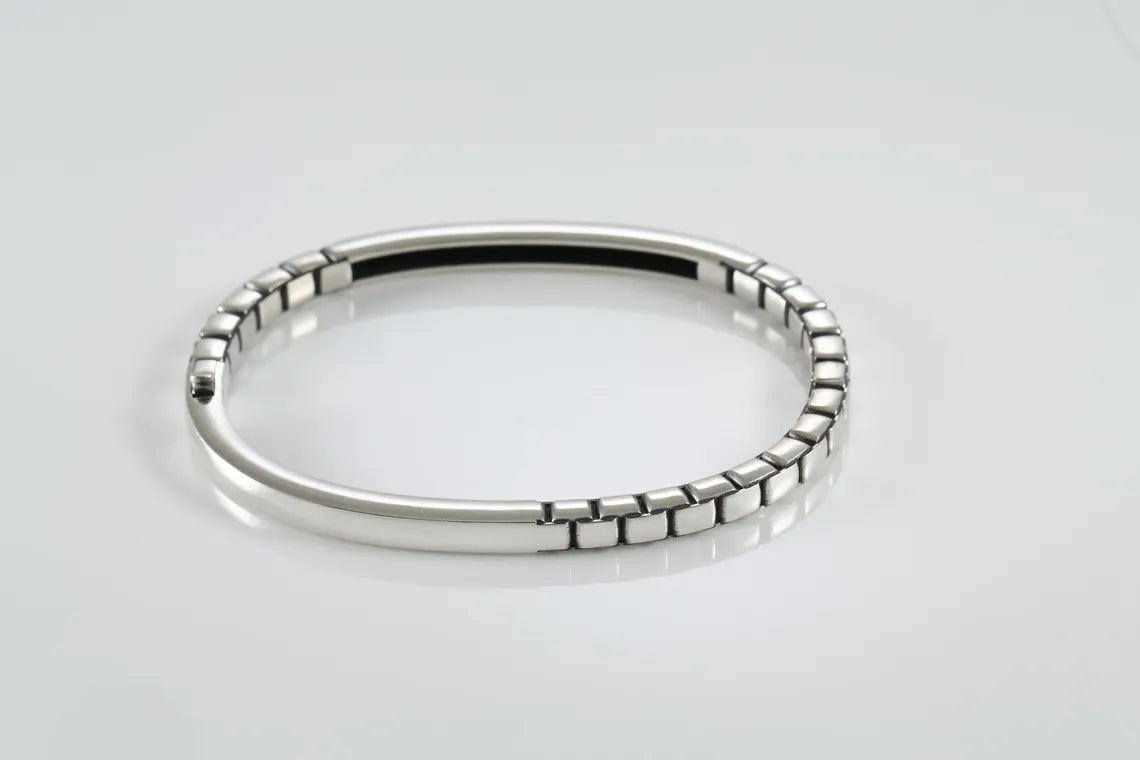 Minimalist silver cuff bracelet
