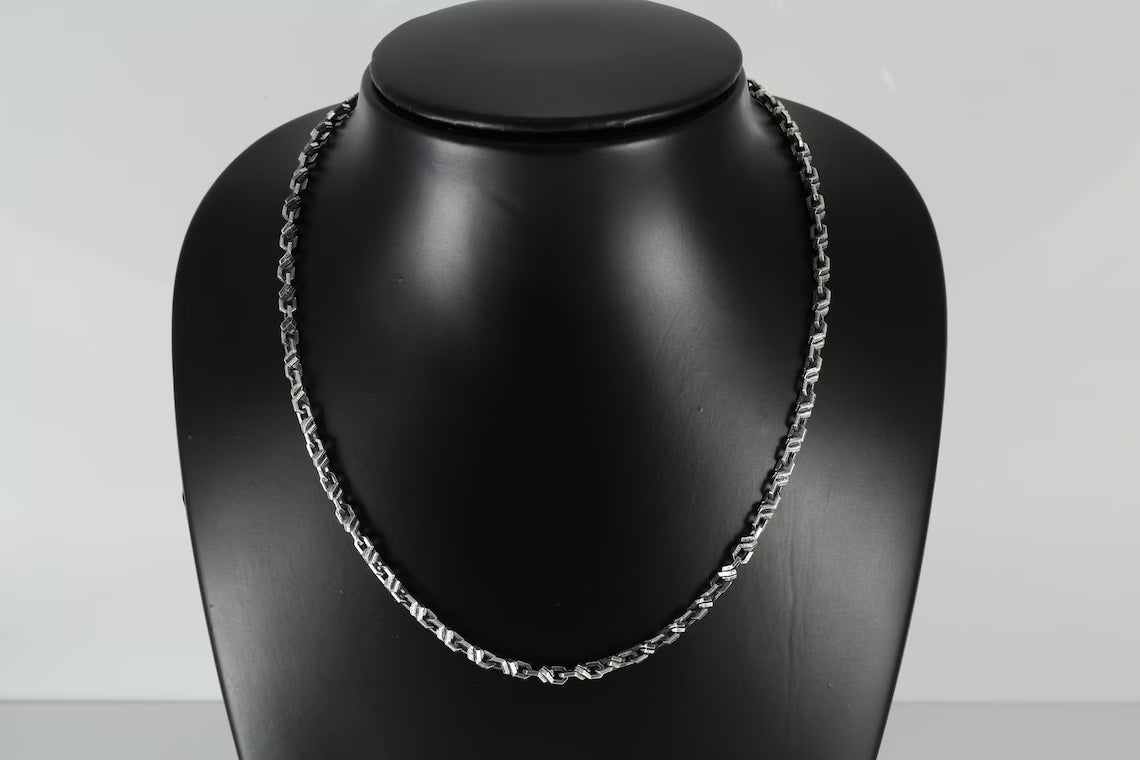 Handmade anchor cable silver necklace close-up