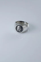 Cultural heritage silver ring with warrior engraving design